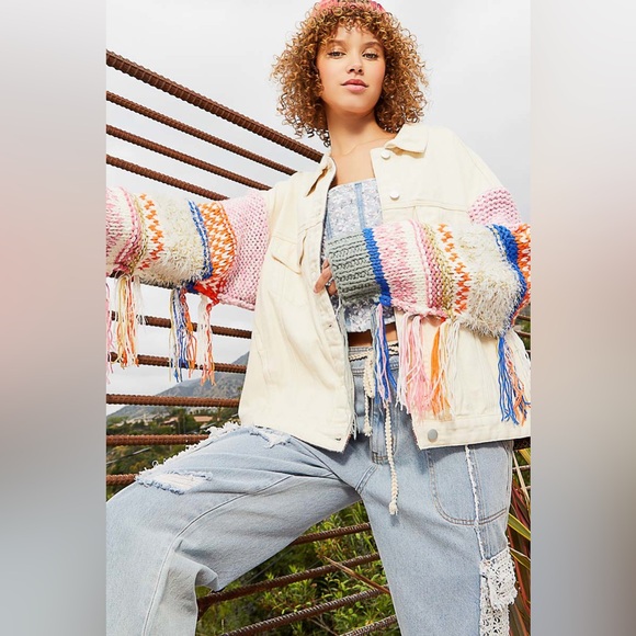 POL “Free Spirit” Denim & Fringe Jacket - Picture 11 of 15